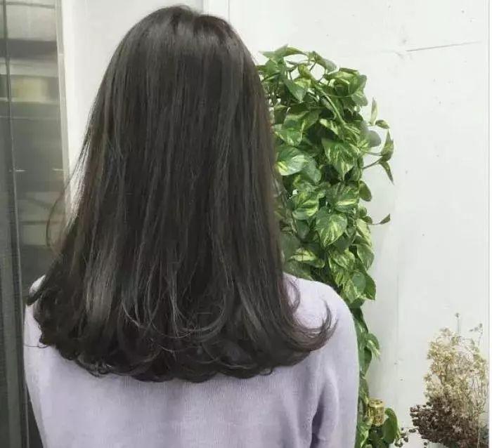 爱美的女孩子都选了一款|短发|发型|发色_新浪新闻