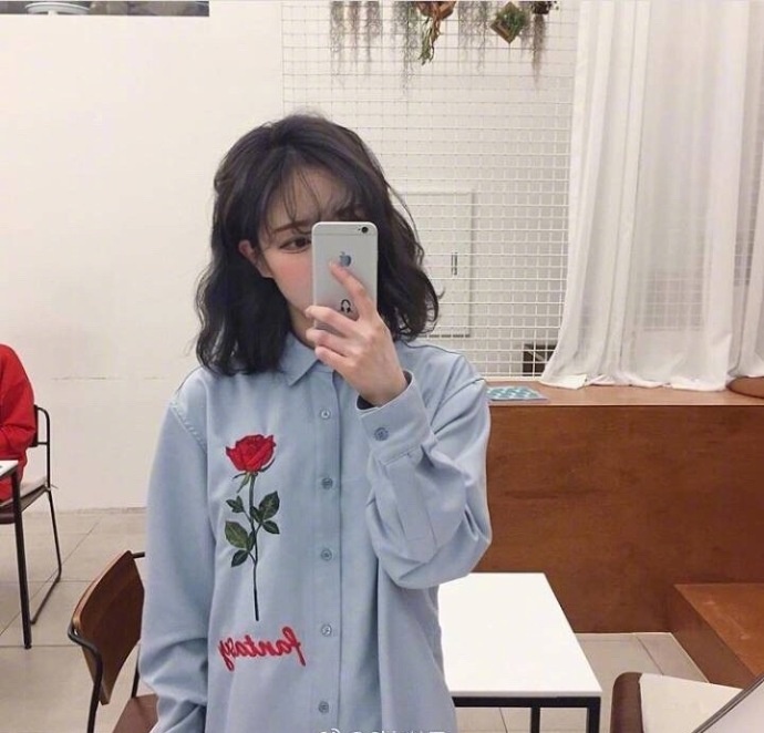 超流行的齐肩超卷发