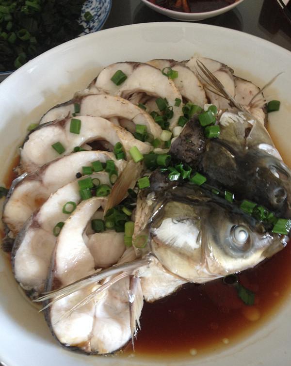 不论是海鱼还是淡水鱼,只要是活物,独爱清蒸,清蒸亦是鱼的诸多做法中