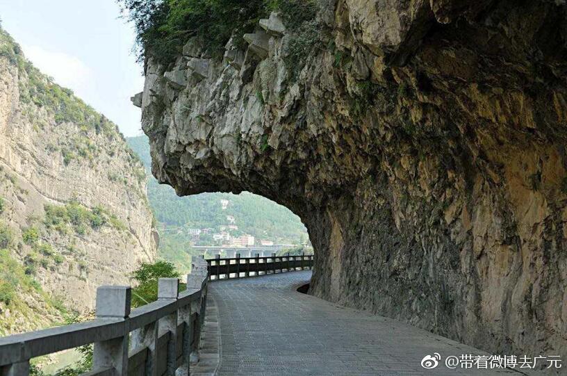 中國古今道路交通博物館——明月峽古棧道