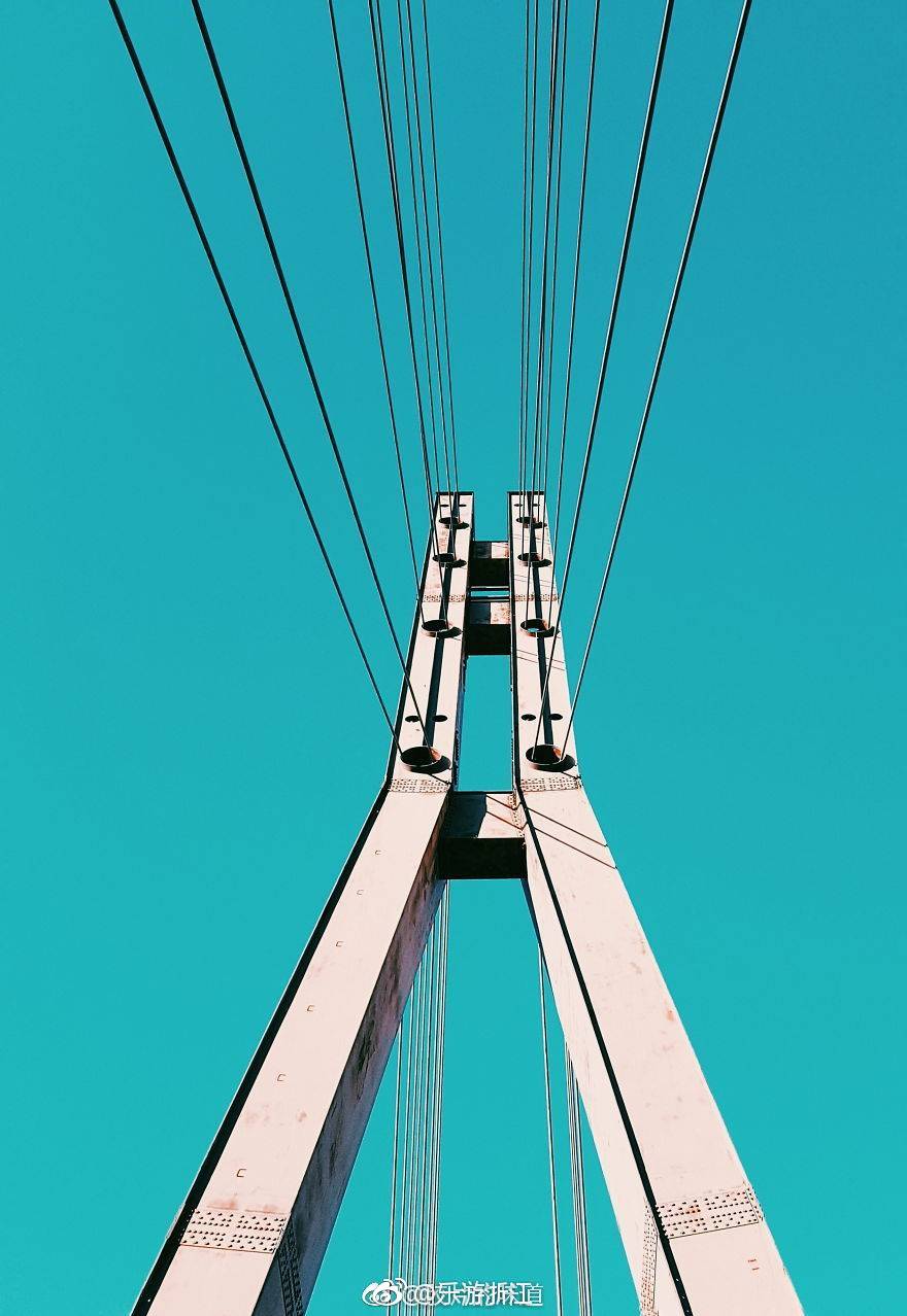 来自georgia 摄影师 tbilisi 一组色彩对比强烈的摄影作品.