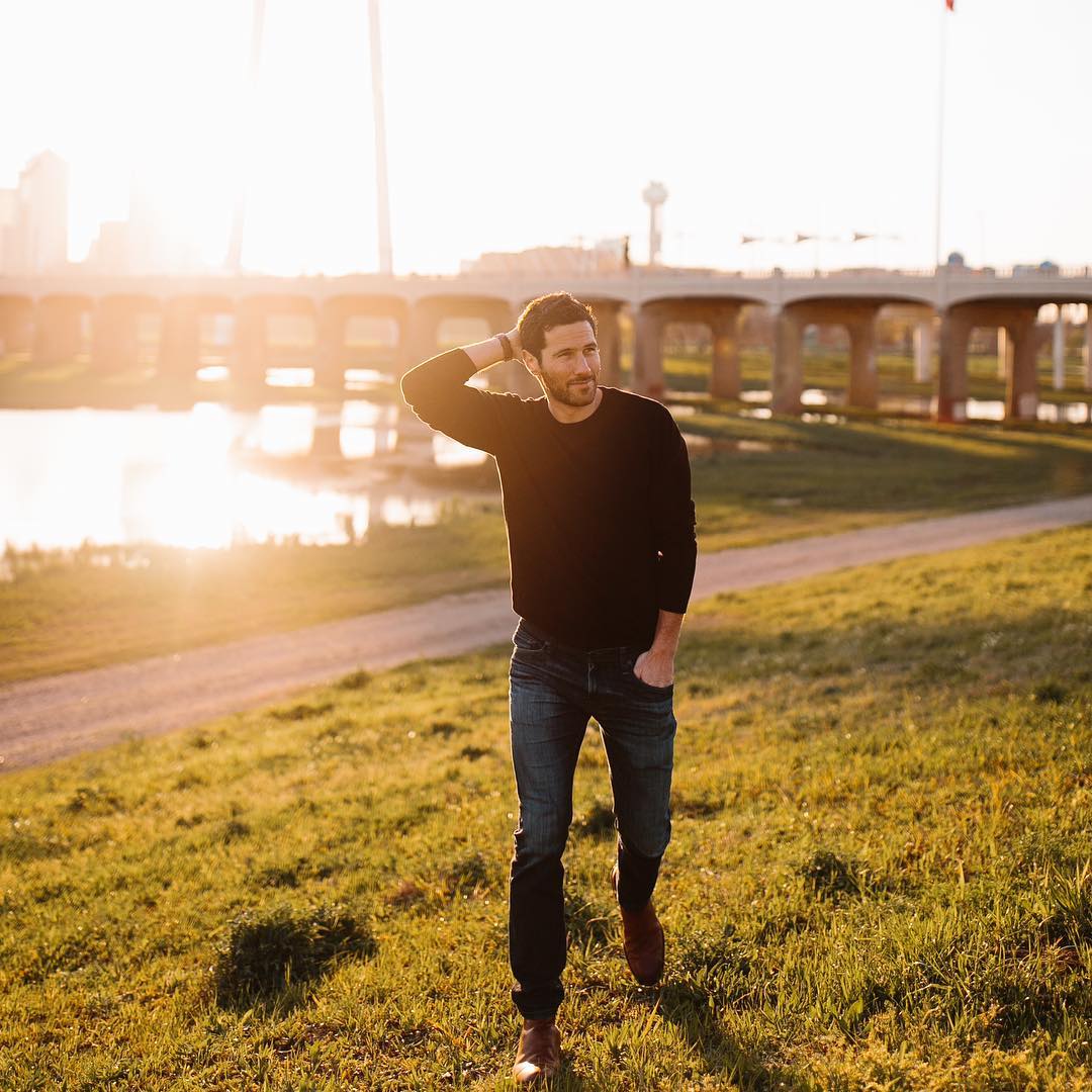 不要放任自己的穿衣方式,成熟男人更要学会如何穿搭