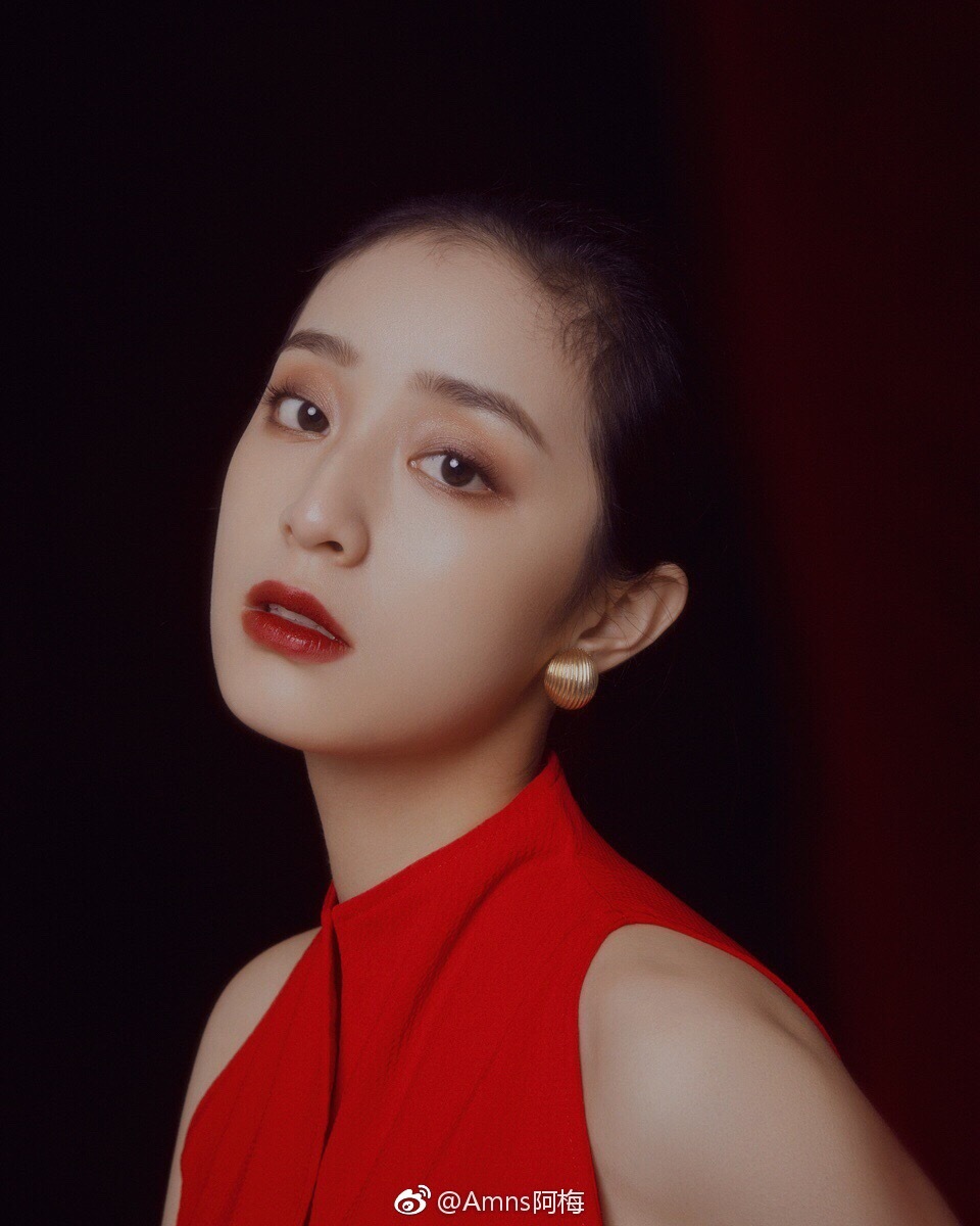 "从粗粝的一生中榨尽所有温柔,悉数奉献与你,我仍觉不够|龚婉怡|阿梅|