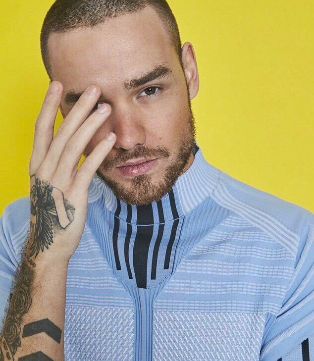 莉莉liam payne最新《es》杂志写真释出!