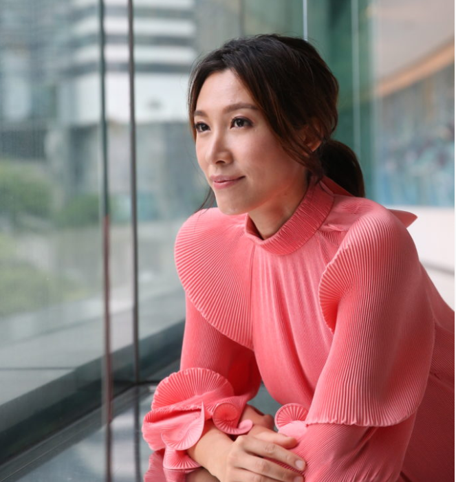 港星如愿嫁56岁豪门老公,自爆曾被大陆男友骗财骗色