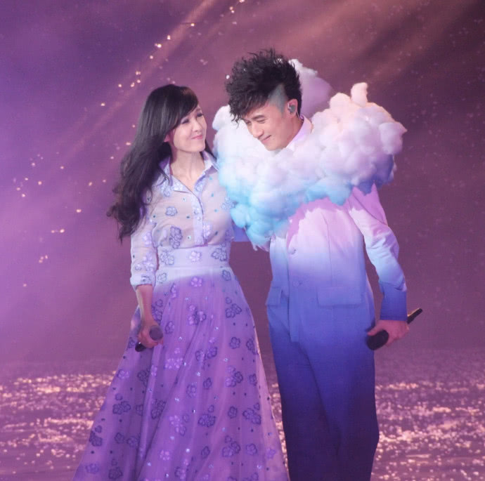 古俊基和周慧敏再度手拉手,同台演绎20多年的真友谊|周慧敏|古巨基