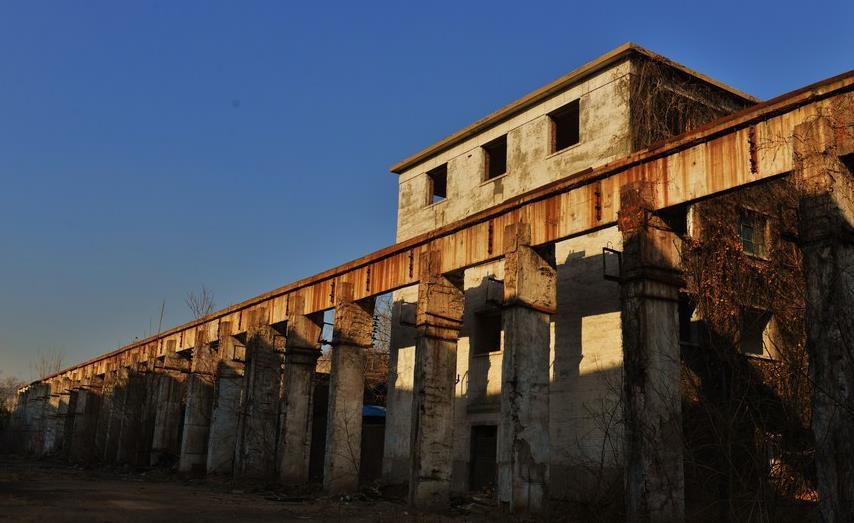 所以广州才可以发展这么快,所以今天这些厂房被