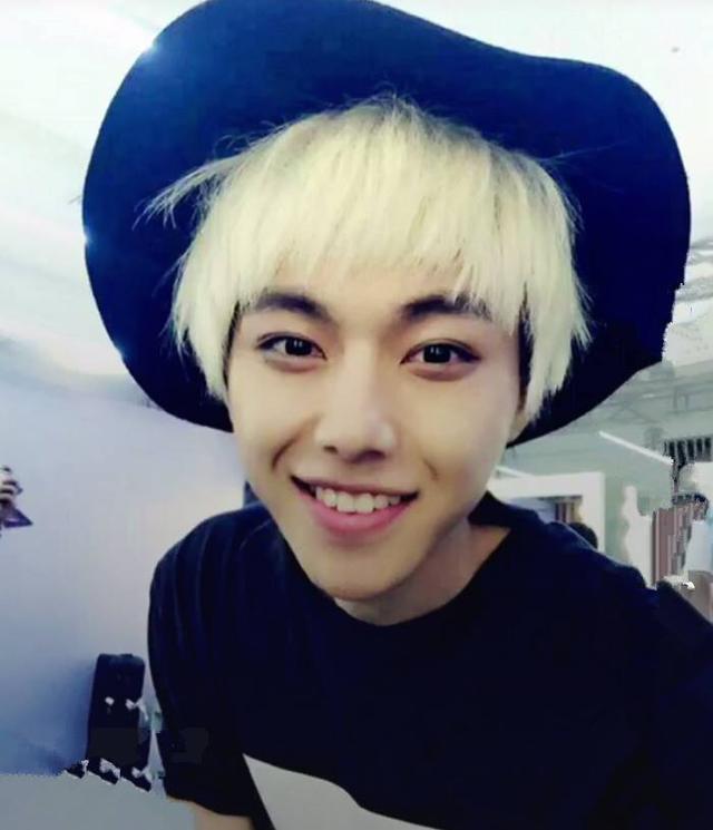 周锐发福利了,短发照太好看了,网友:变化好大,叫锐哥!