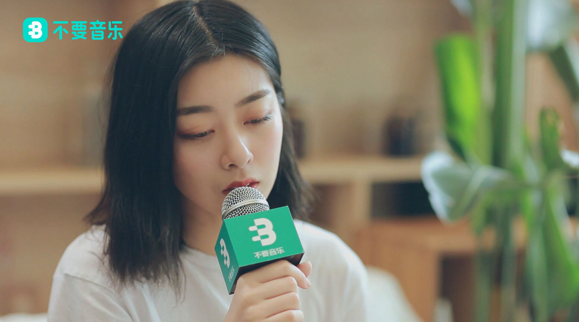 南京艺术学院赵安妮翻唱品冠《我以为》音乐红人.