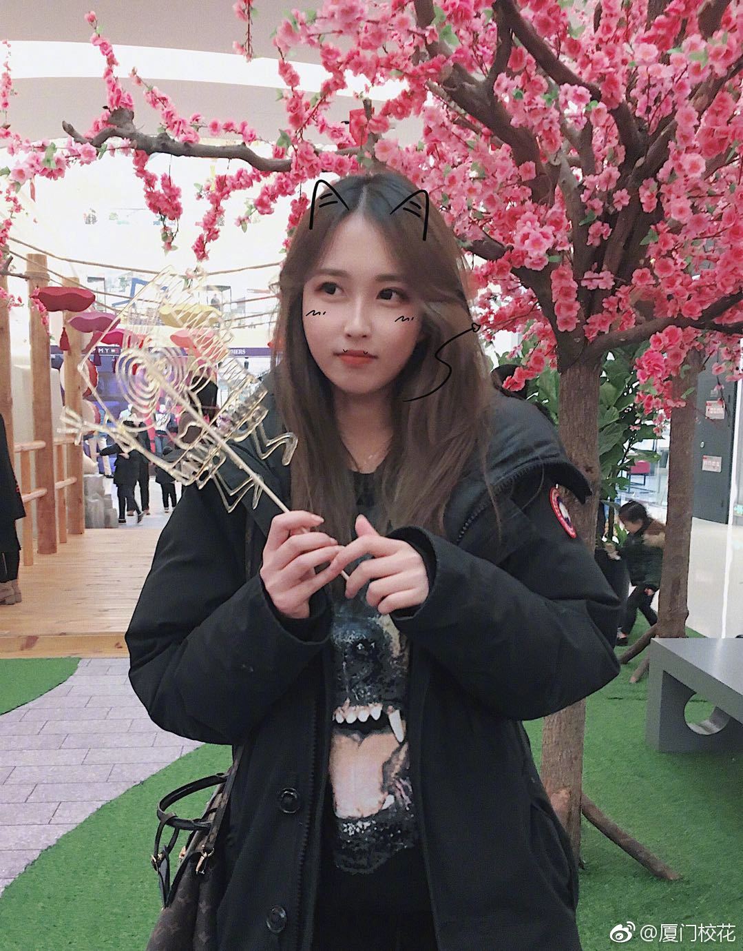 她叫陈雨馨6799年毕业于厦门五缘实验学校天蝎座