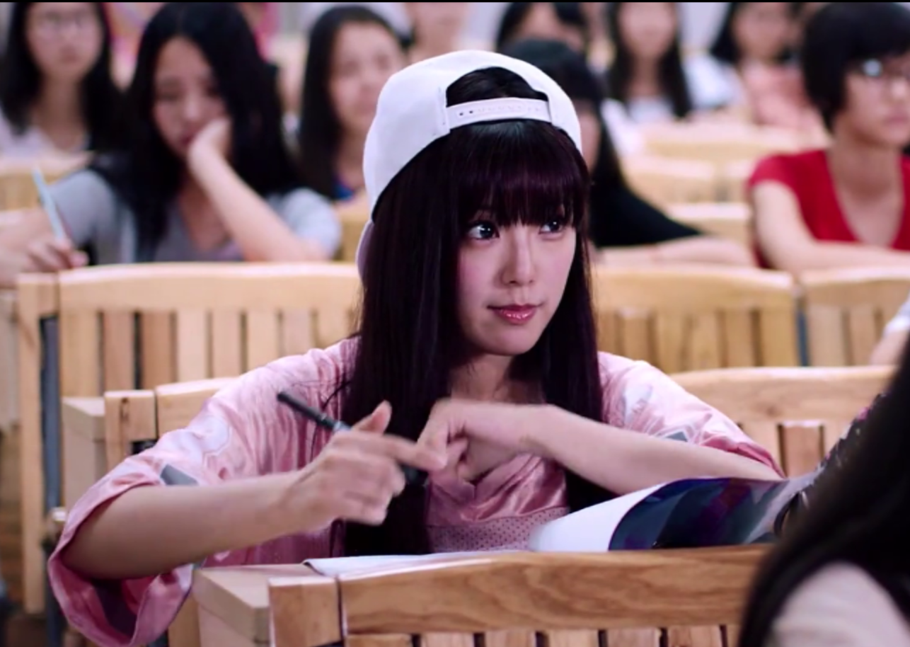 赵奕欢在这部电影中的形象照俏皮可爱活力十足,喜欢这样的她吗?