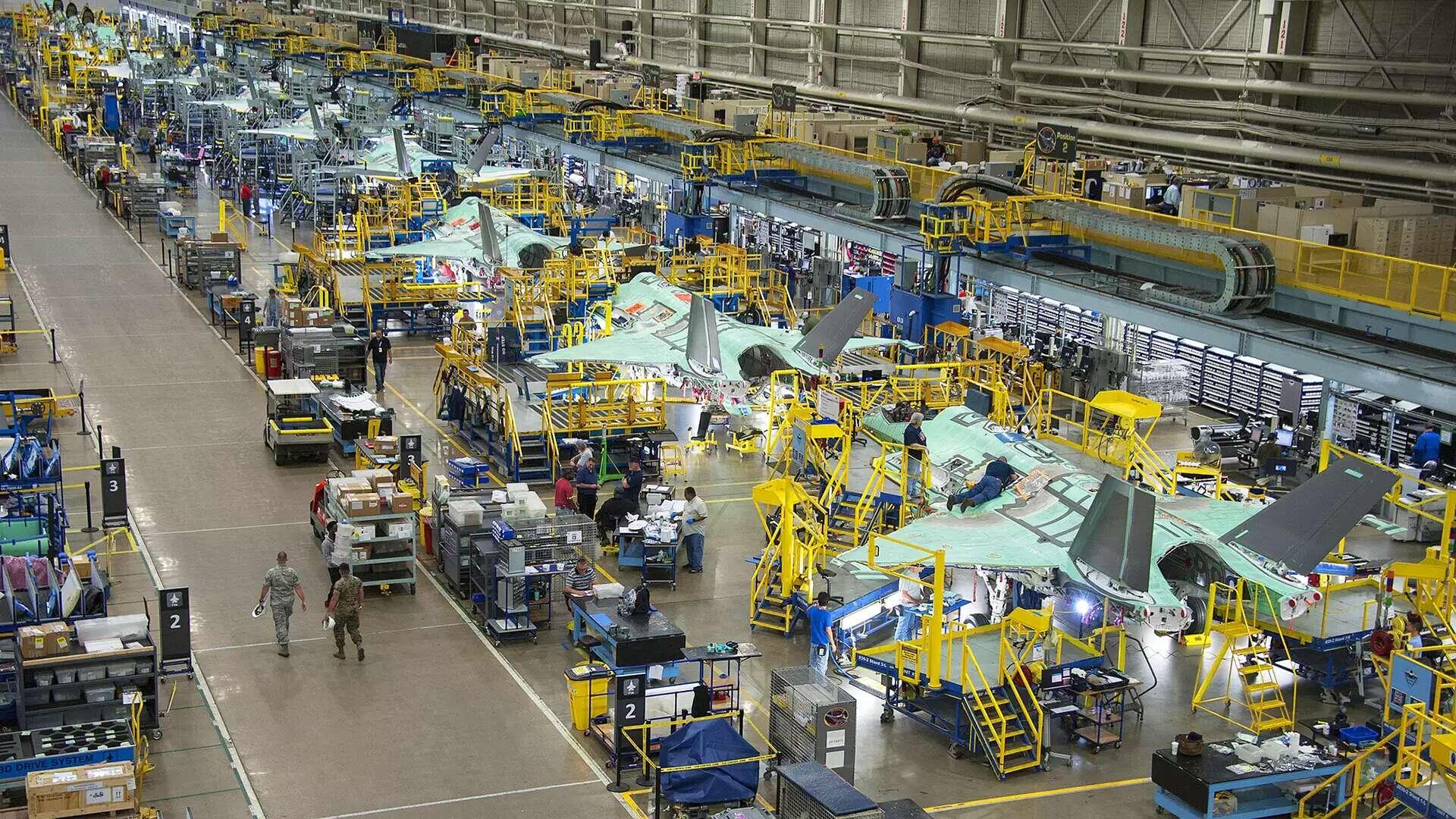 美军五代机已达400架,计划装备2千架,单价比歼20还便宜