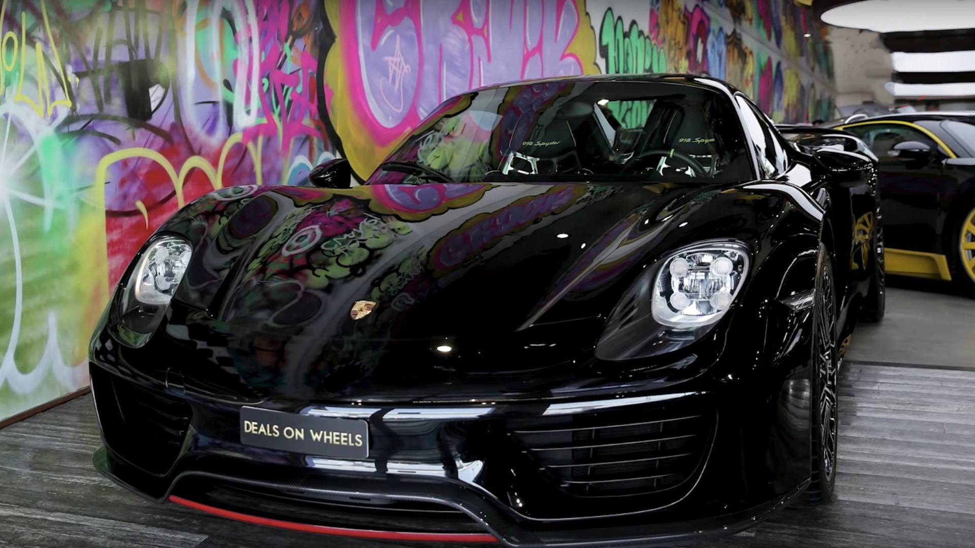 百万算什么豪车,迪拜这些百万美元的才是,这是一场跑车特卖