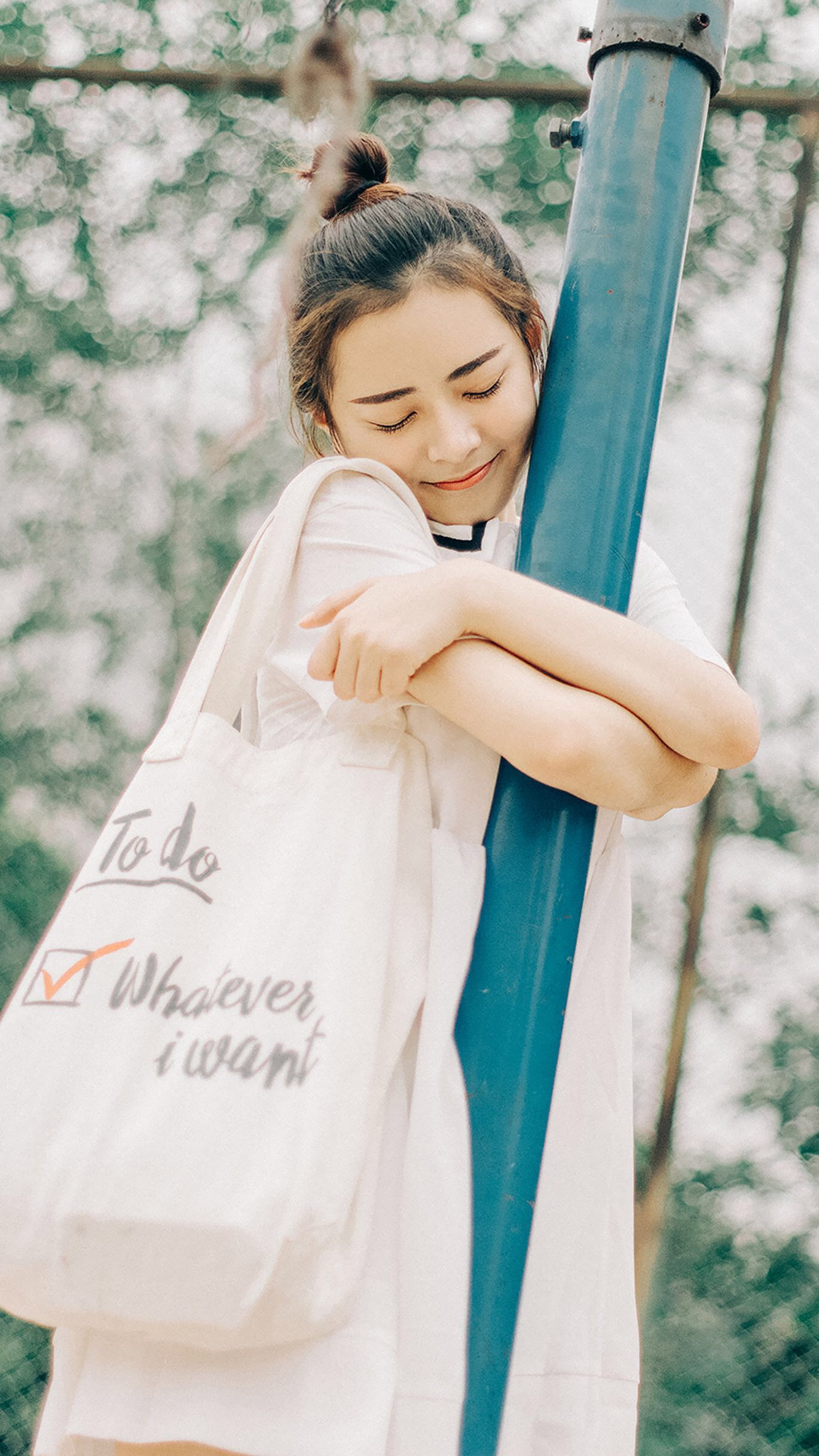 阳光正好小姐姐很美