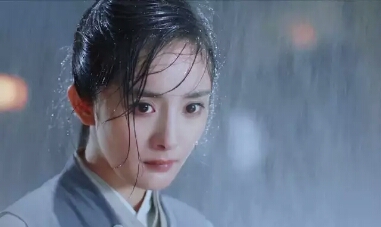 明星淋雨会变丑?那你是没看见朱一龙和迪丽热巴