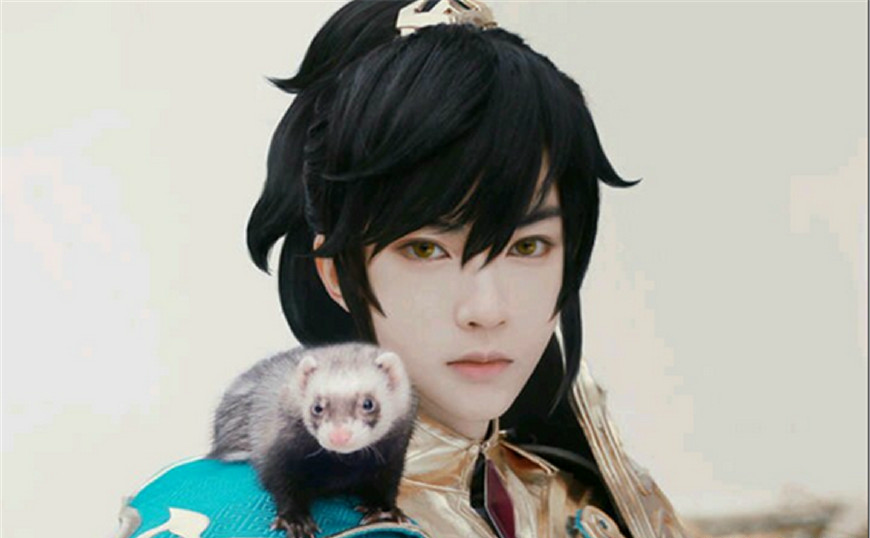 cos界大神级熊祁,她本是萌妹子,高颜值大长腿被误认美男子