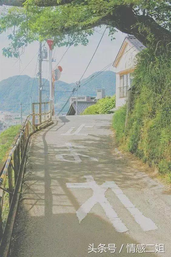 25句关于青春的句子,我们回不到从前,虽然你仍