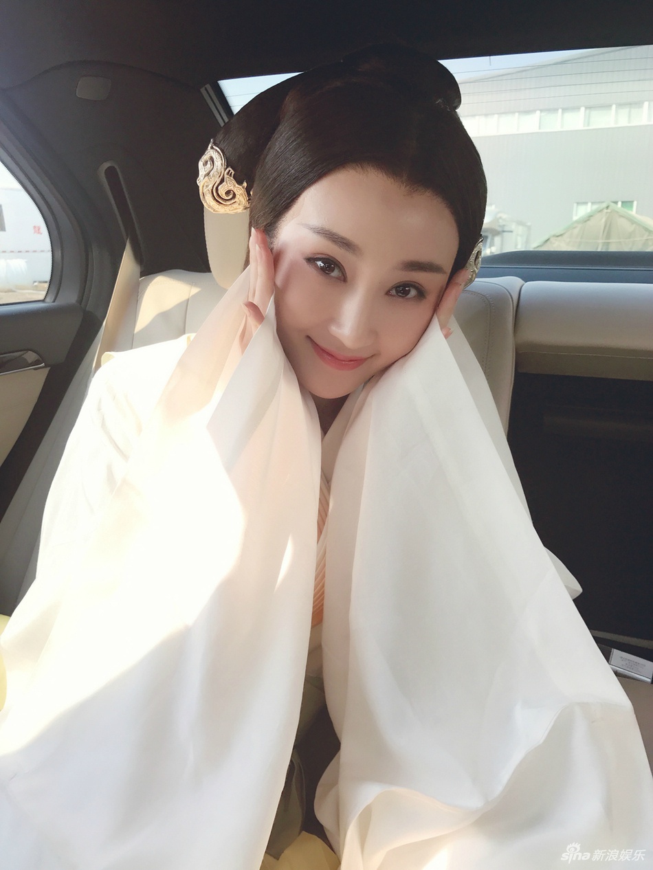 林鹏晒搞怪古装穿越照 比v卖萌网友大呼可爱_新浪看点