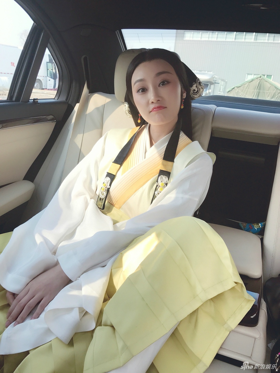 林鹏晒搞怪古装穿越照 比v卖萌网友大呼可爱_新浪看点