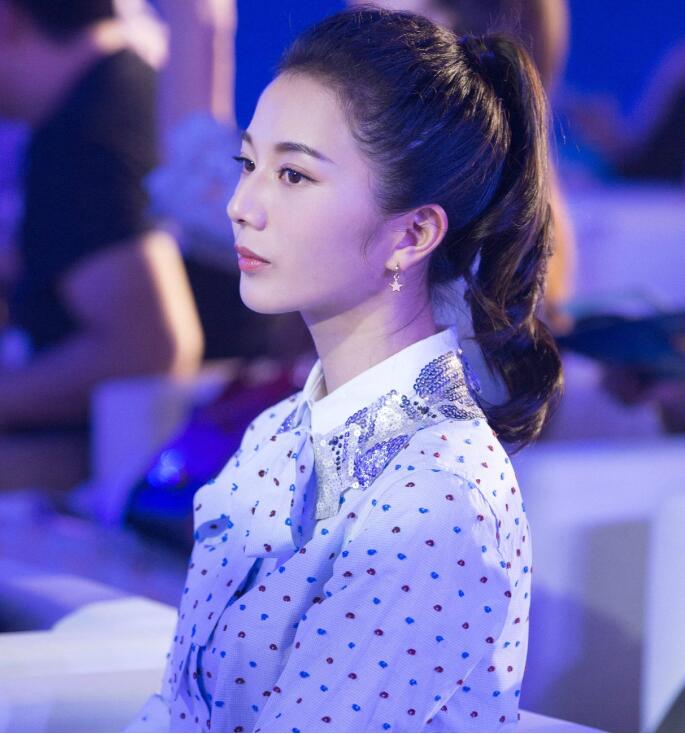 一起来看流星雨于馨摇身竟成香蜜长芳主!网友:气质仍不熟输当年