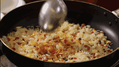 樱花虾腊味炒饭,吃起来又香又脆,全因加了这样东西!