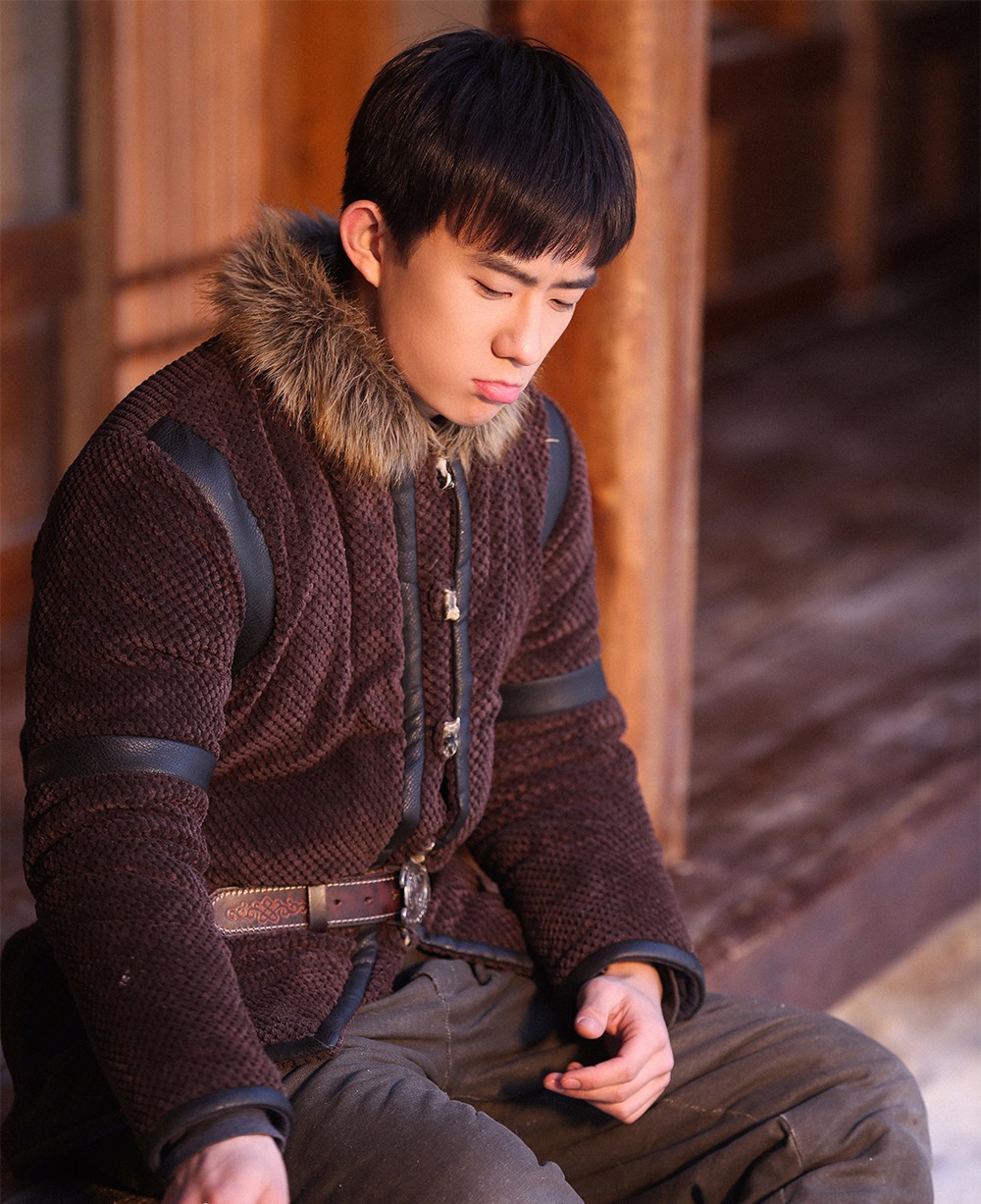 《天坑鹰猎》豆瓣评分7.6!郑好二鼻子演技大获好评
