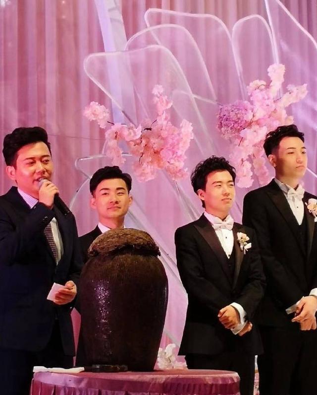 郭德纲义子"烧饼"大婚,郭麒麟任伴郎,新娘脸蛋美身材好|郭柯彤|烧饼