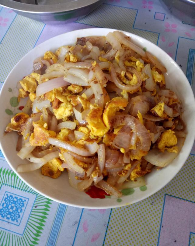 家常洋葱炒鸭蛋, 重点在蛋不在洋葱