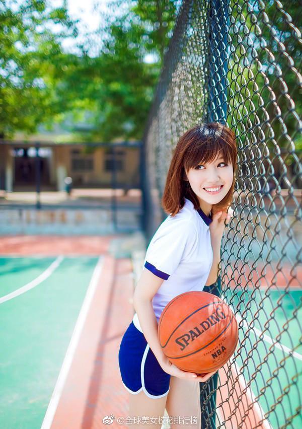 运动少女活力满满