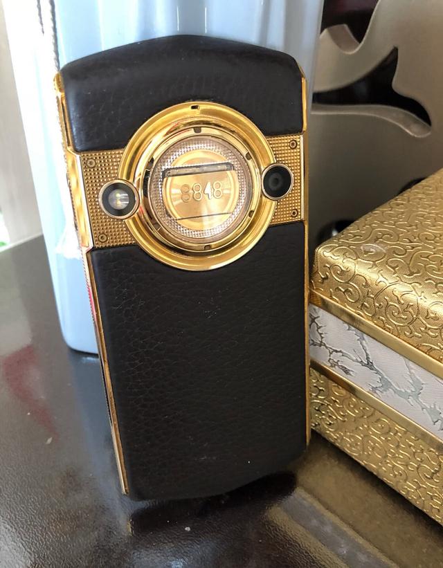 3000块入手二手8848钛金手机要的就是这种格调