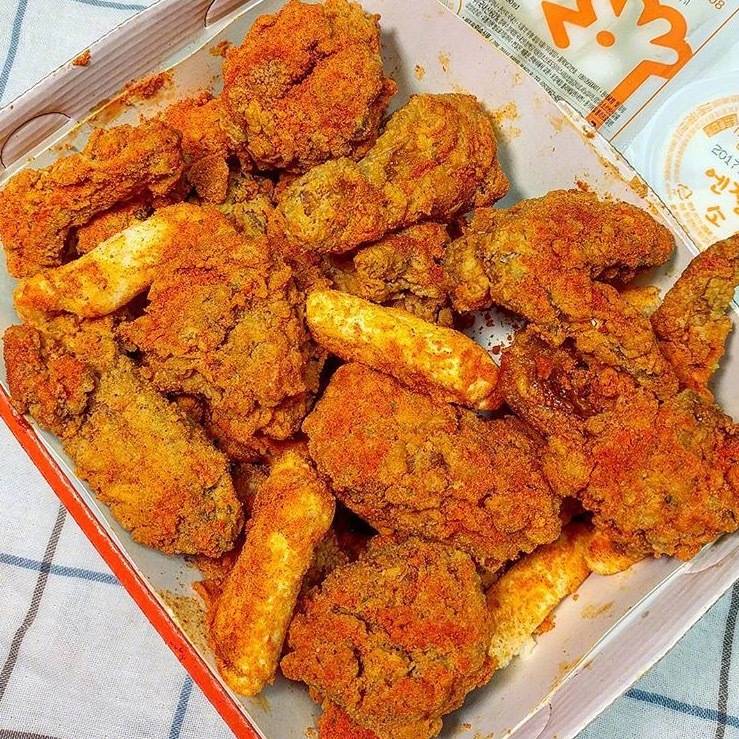 我这会儿超级饿…舔屏炸鸡