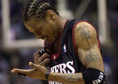 艾弗森为了能继续战斗,把血咽进肚子