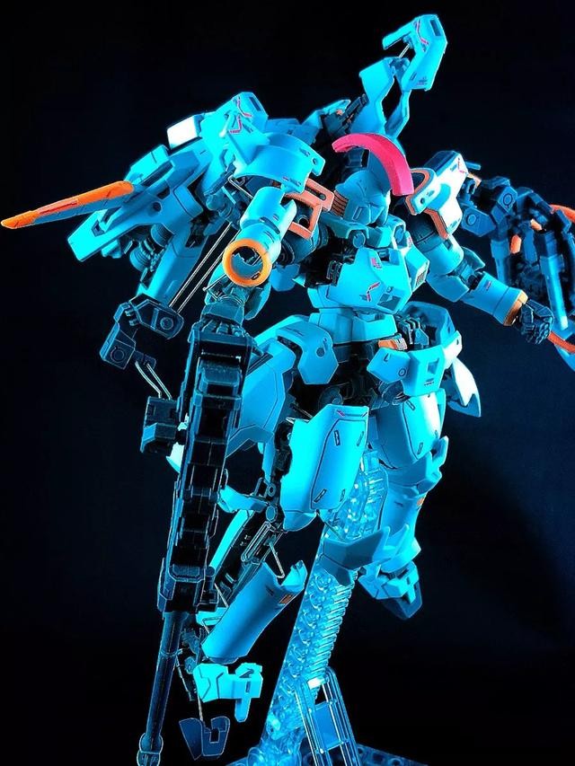 佳作:爆甲的别名:"标本",非常不错的高达模型展示题材