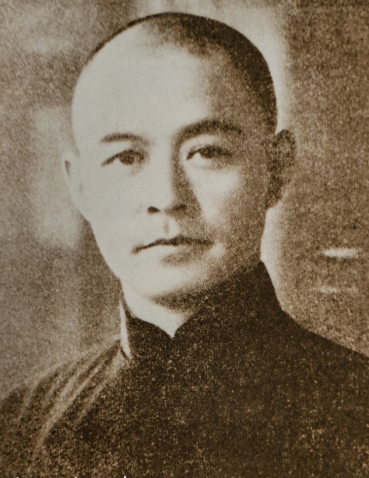 他是抗战中牺牲的最高级别将领,为求死他亲率卫队与日寇血战