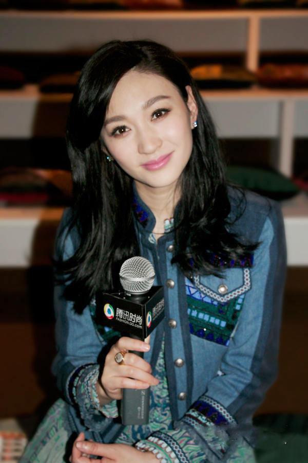 李小冉在娱乐圈她也是非常低调的女明星之一了,她曾经也遇到过一段