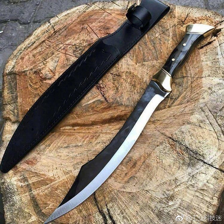 酷炫的冷兵器看着过瘾吧