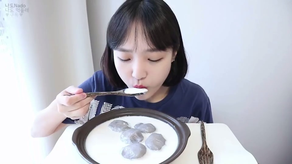 韩国吃播NADO酱,这吃的啥?谁能告诉我? 美食