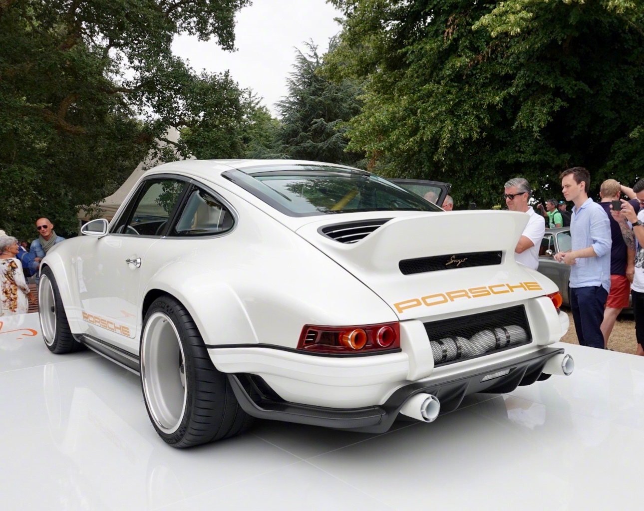 1990年保时捷porsche 911 reimagines by singer