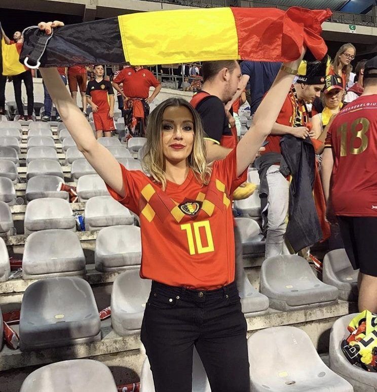 世界杯-女球迷争相斗艳,身材火爆实在惊艳,网友:我全都要