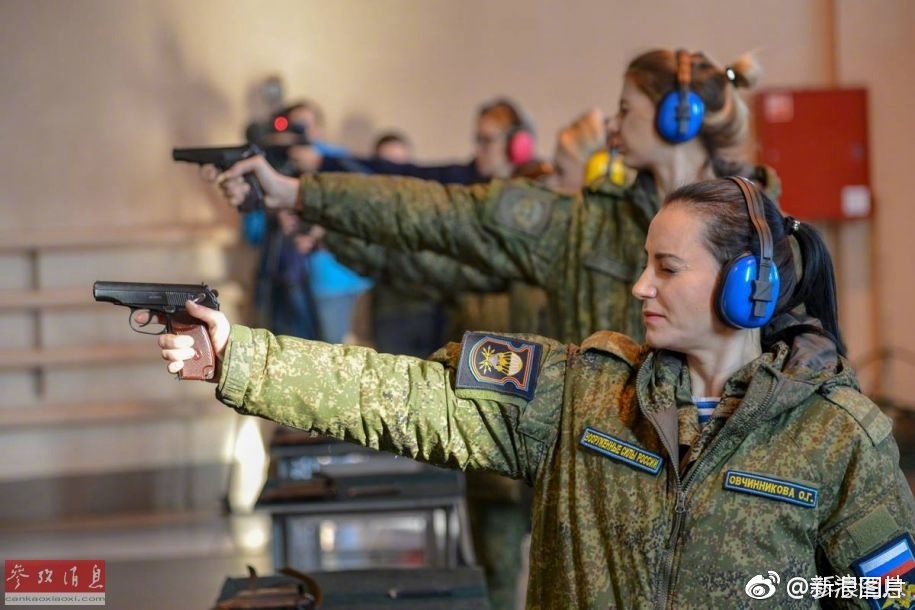 果然是战斗民族,连选美都要比战斗力|女兵|战斗力|枪法_新浪新闻