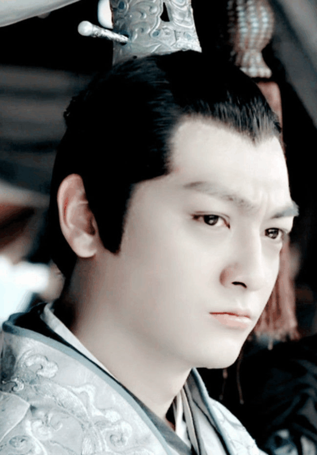 《琅琊榜》里,他是傲气单纯的穆小王爷,"穆小王爷过去看了一眼,他的腿