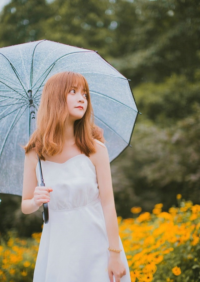 四月潮湿天气撑伞清纯可爱女孩唯美甜蜜写真集 @微相册 @微