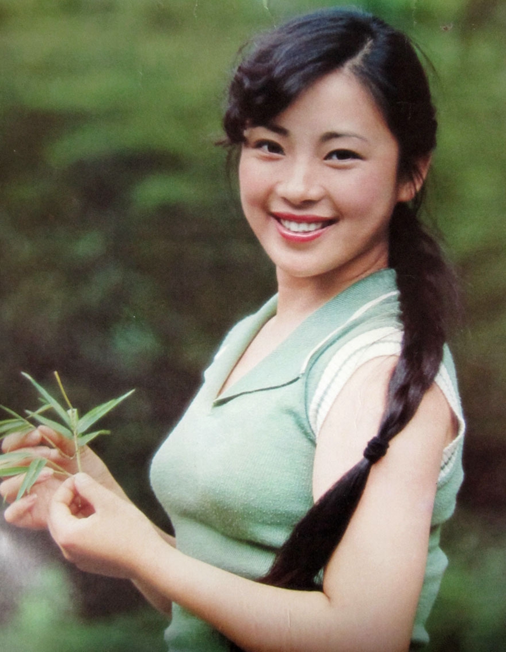 李连杰前妻黄秋燕近照57岁气质依旧网友完全不输利智