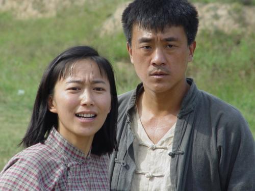 1987年,何冰做了一个让人跌破眼镜的事情,从来没听他提起表演的事,在