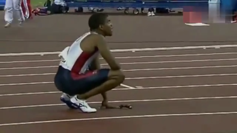 回顾04年刘翔雅典夺冠历程 解说直呼刘翔赢了