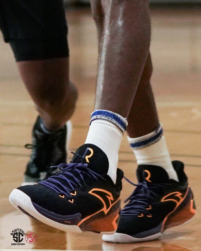 拉简隆多签名鞋上脚图及特写!