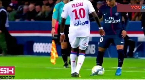 小罗VS皇马最强一战, 一人晃晕7大巨星, 整个伯