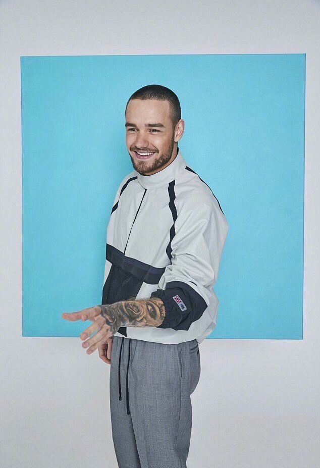 莉莉liam payne最新《es》杂志写真释出!