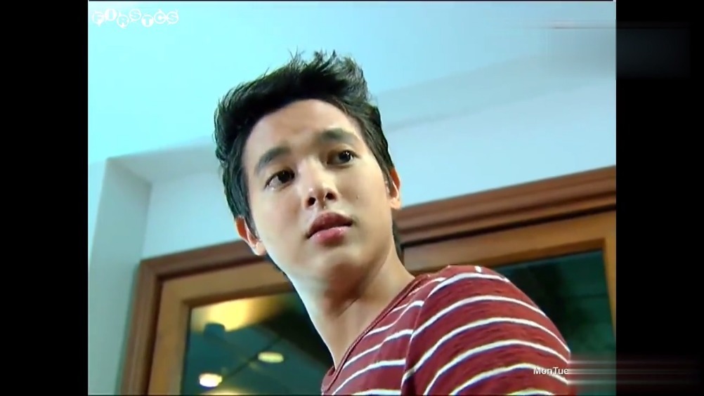 泰剧《极爱》,哈哈哈哈,胖胖得itt厨师可爱好帅啊,就是做出来的东西,.