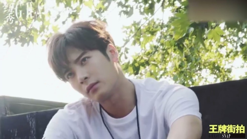 张杰何炅王嘉尔拜托了冰箱美女厨师罗拉加盟,